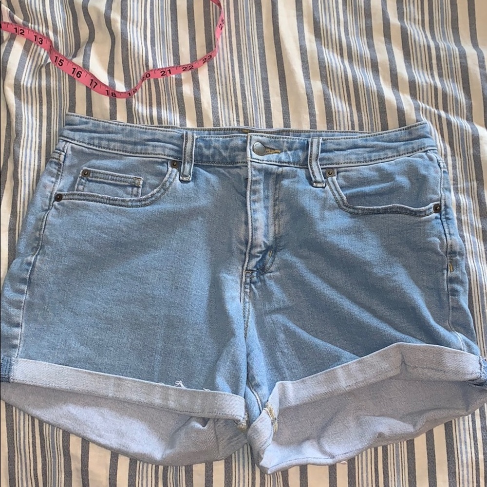 High waisted light wash Jean shorts